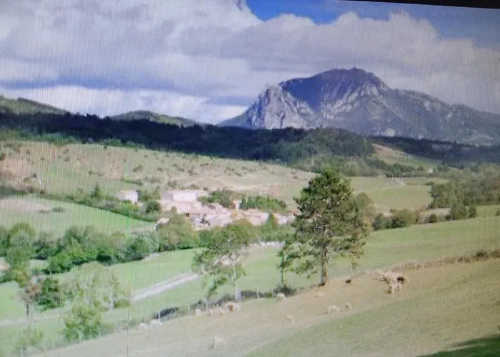 Vakantiehuis Maison De Village Avec Jardin Saint-Louis-et-Parahou